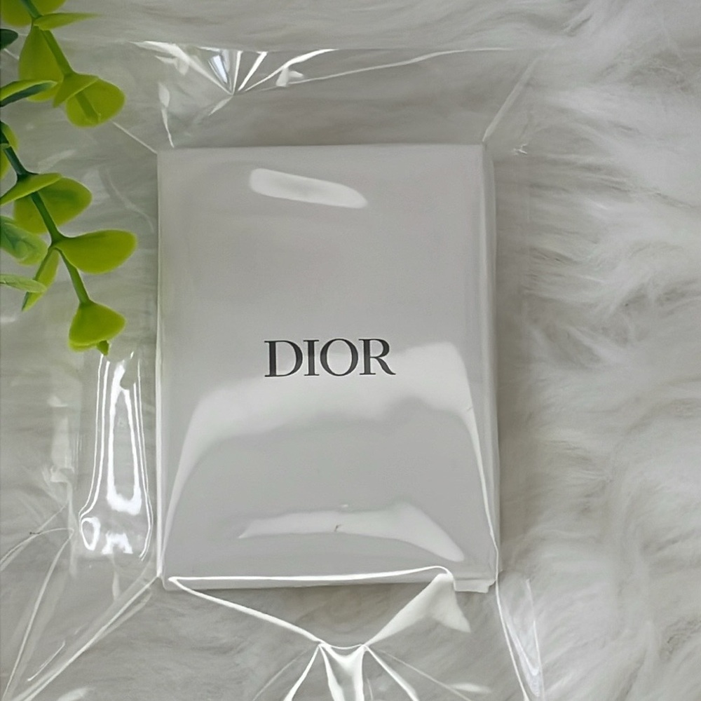 Dior J'adore Gold Compact Mirror - Picture 9 of 9